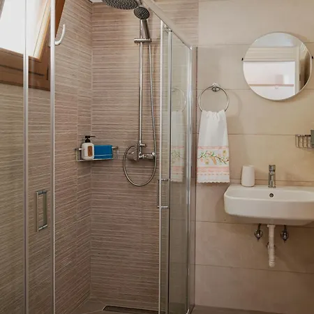 Oceanis Ferienhaus Symi